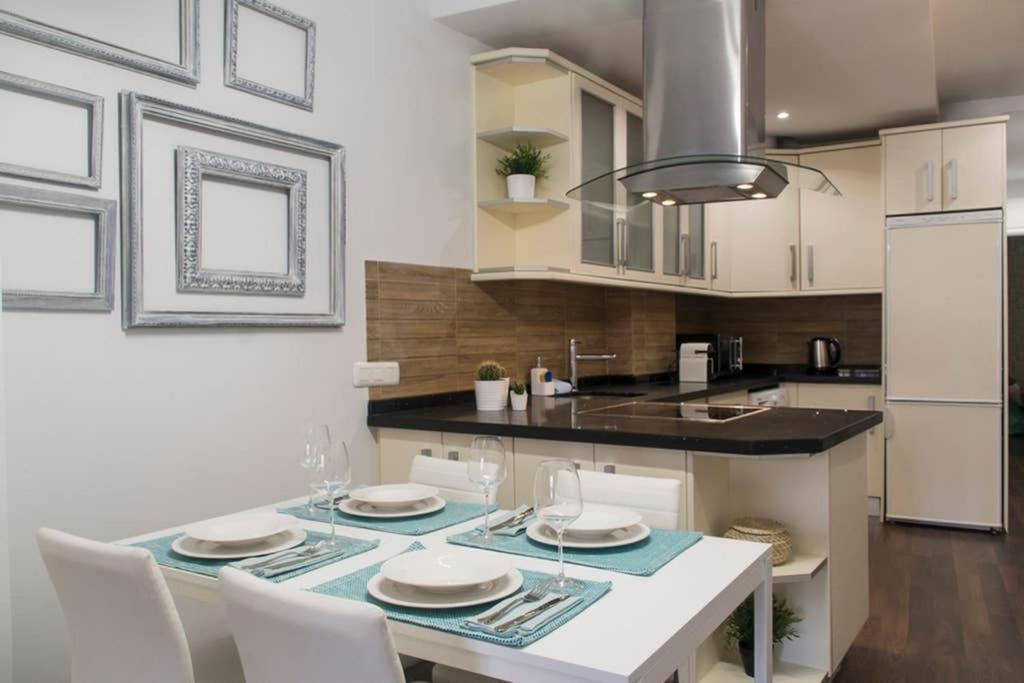 New!!! Luxury City Center & Private Terrace Малага Екстер'єр фото